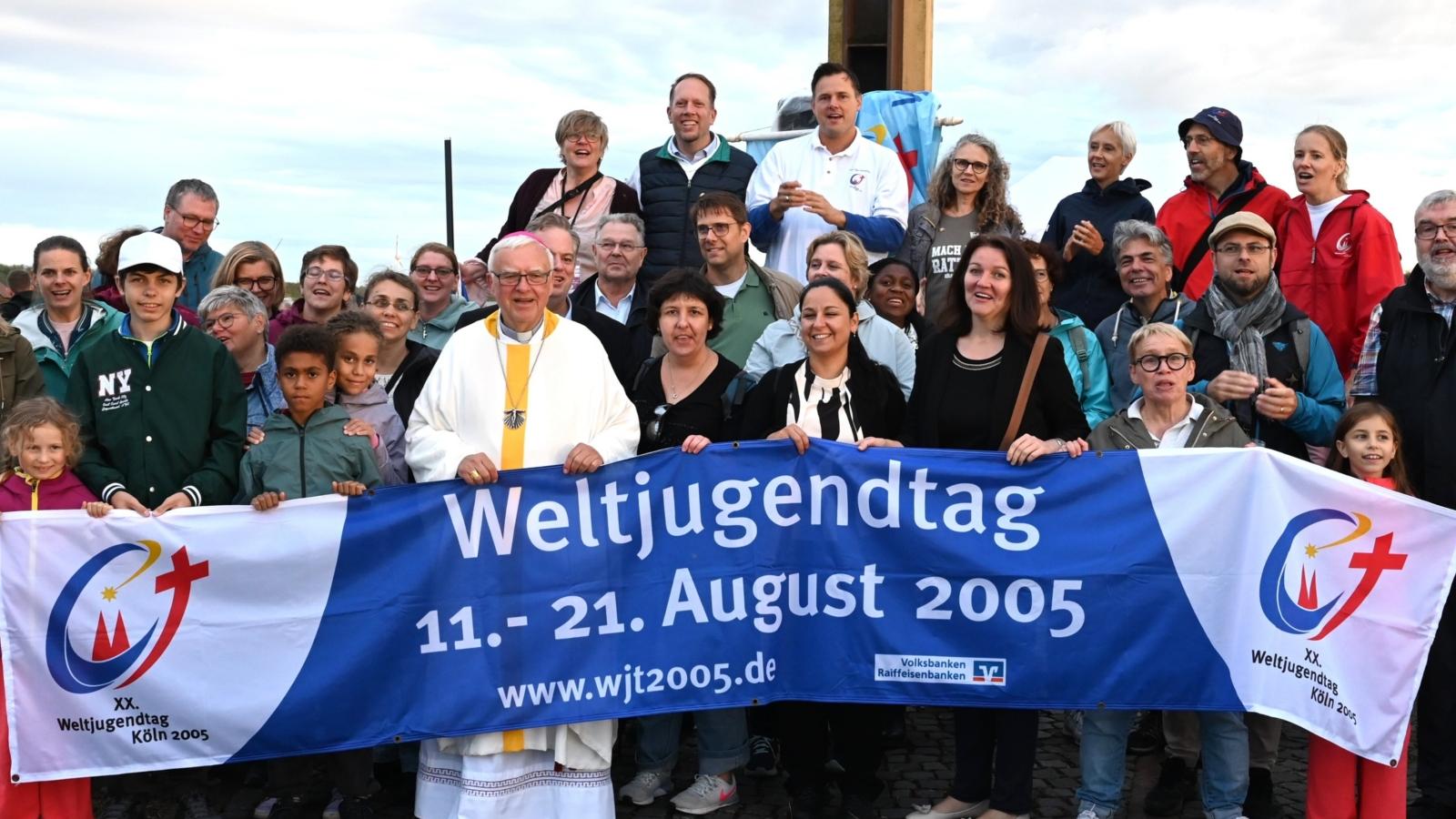 20 Jahre WJT - Gottesdienst mit Erzbischof Koch auf dem Marienfeld