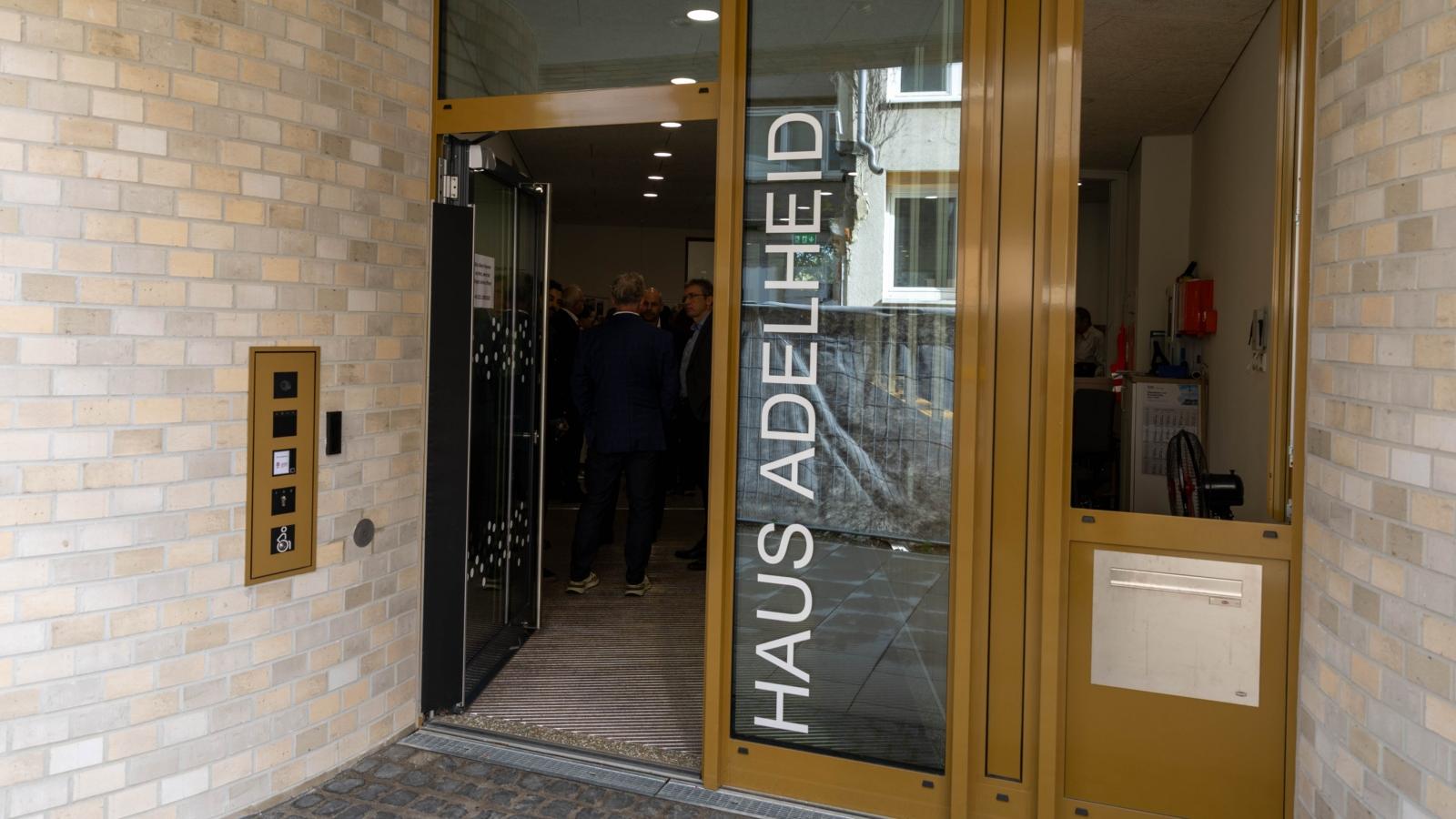 Eingang Haus Adelheid