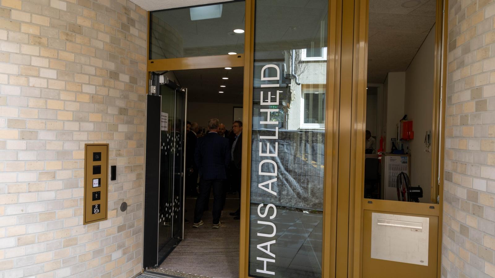 Eingang Haus Adelheid