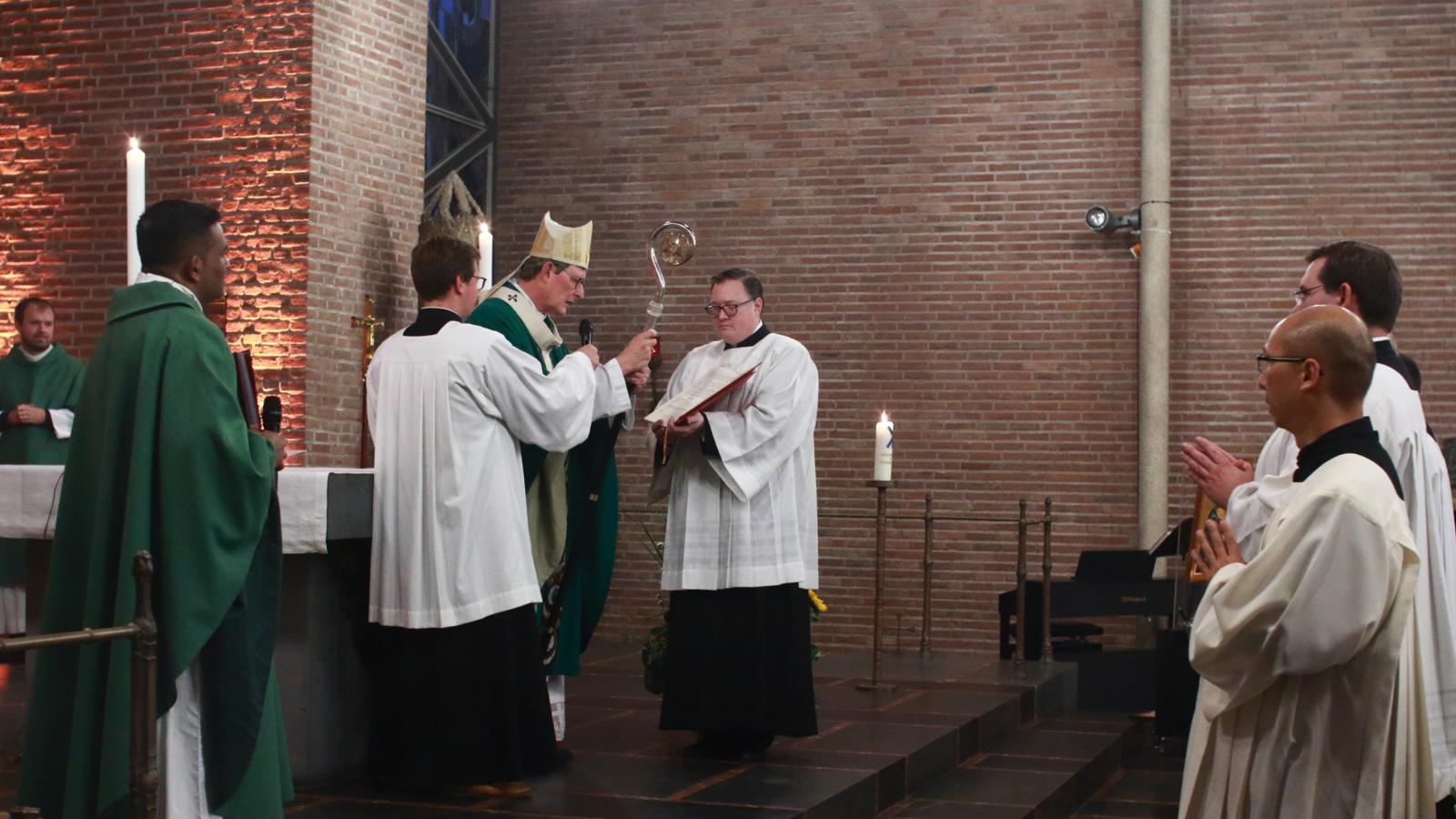 Sechs Männer haben die Admissio empfangen und wurden als Weihekandidaten für das kommende Jahr im Priesterseminar St. Albert aufgenommen