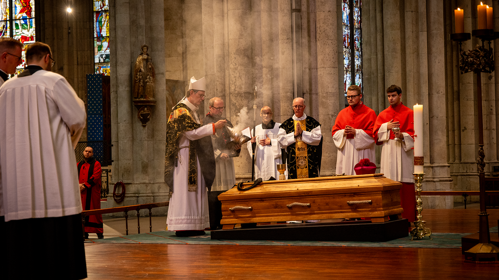 Kardinal Woelki bei der Feier der Exequien im Kölner Dom