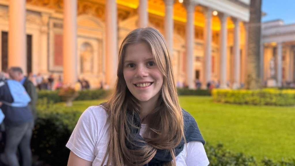 Carla Wacker, 17, Gemeinde St. Löhdorf in Solingen, Person 9