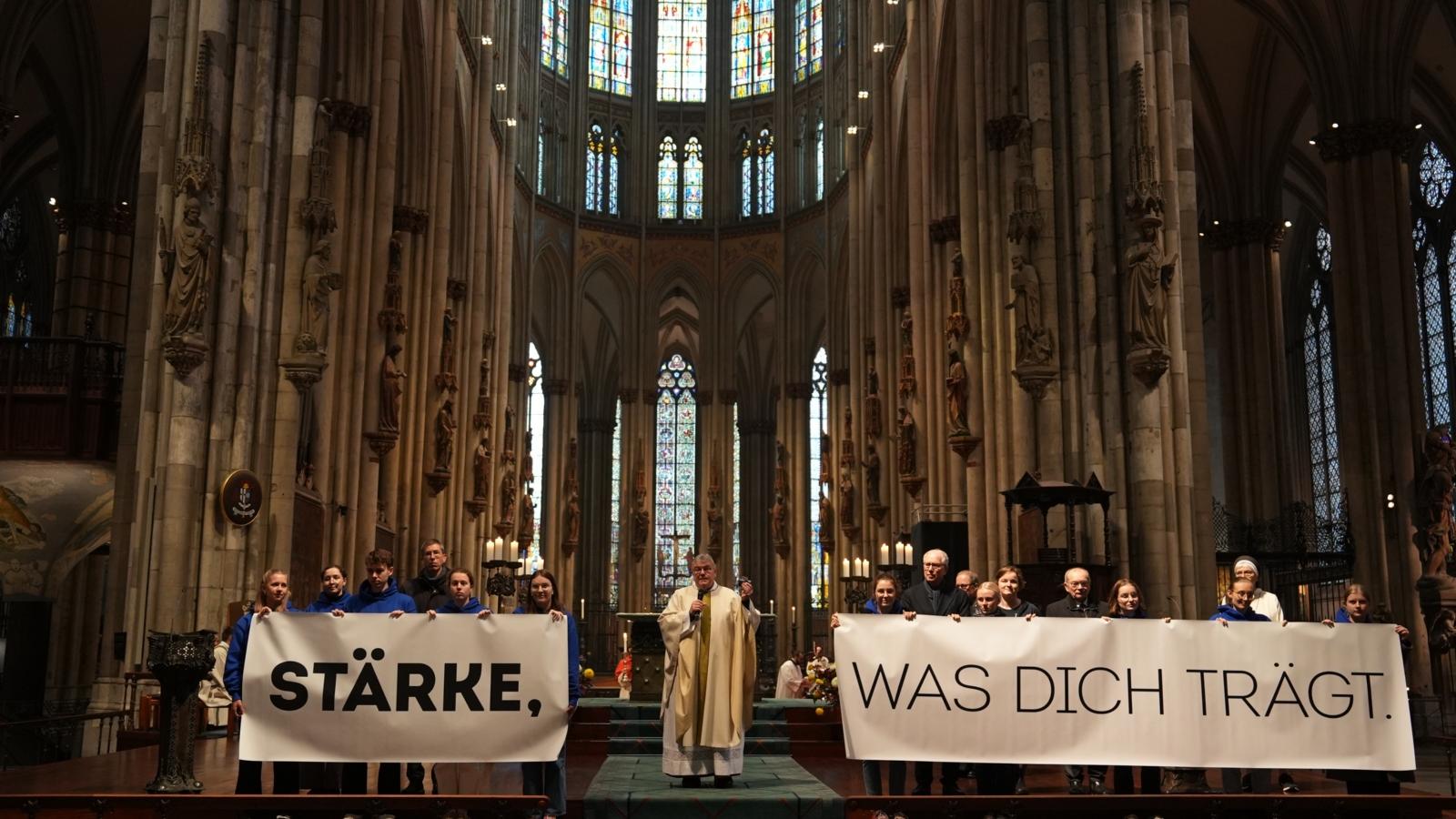 „Stärke, was dich trägt.“: Bonifatiuswerk-Generalsekretär Monsignore Georg Austen eröffnet die Diaspora-Aktion im Kölner Dom.