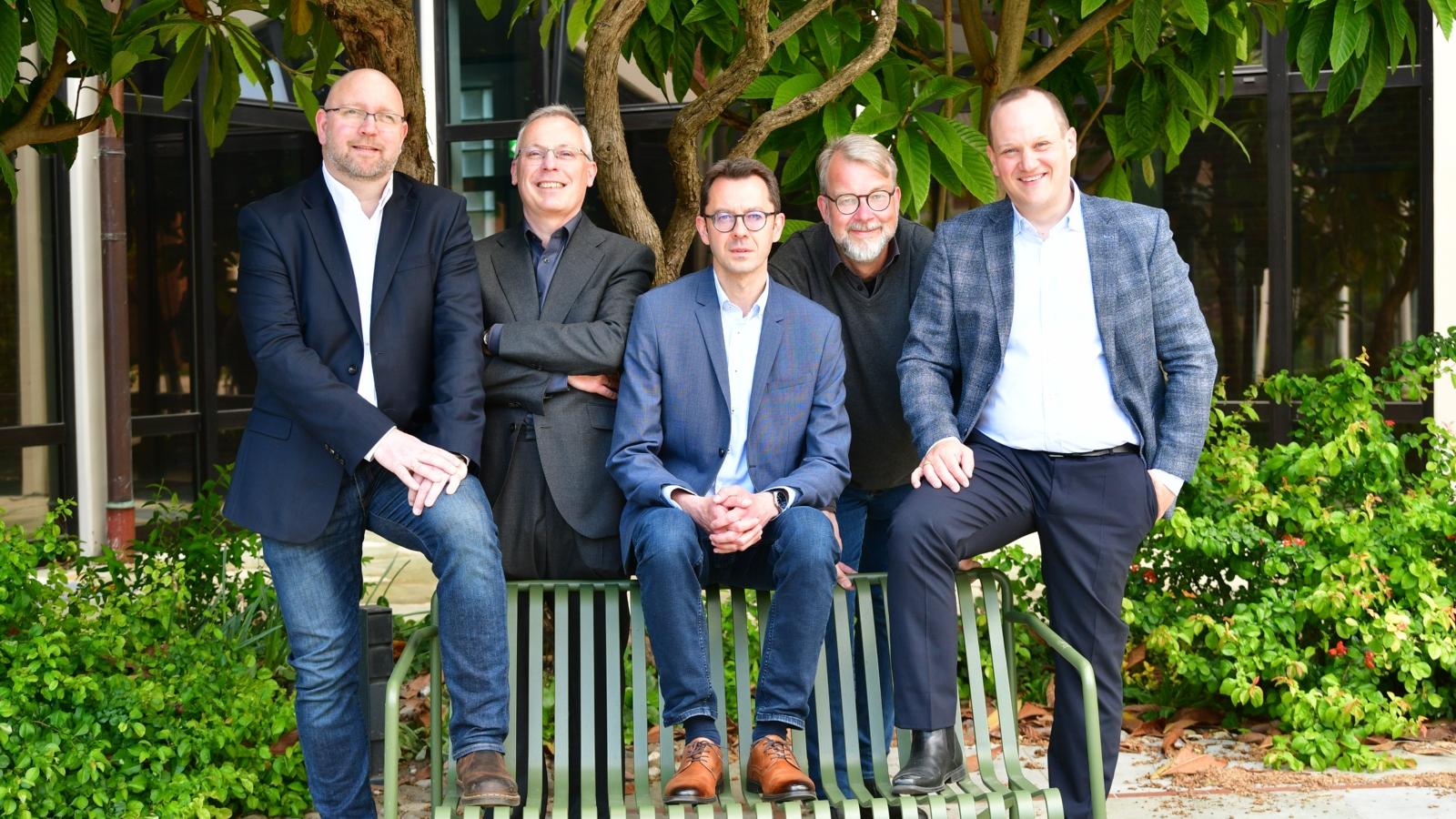 Die Weihekandidaten (v.l.): Marc Weichhaus, Fernando de la Torre, Christof Hoschek, Marcus Erdmann und Julius Teders