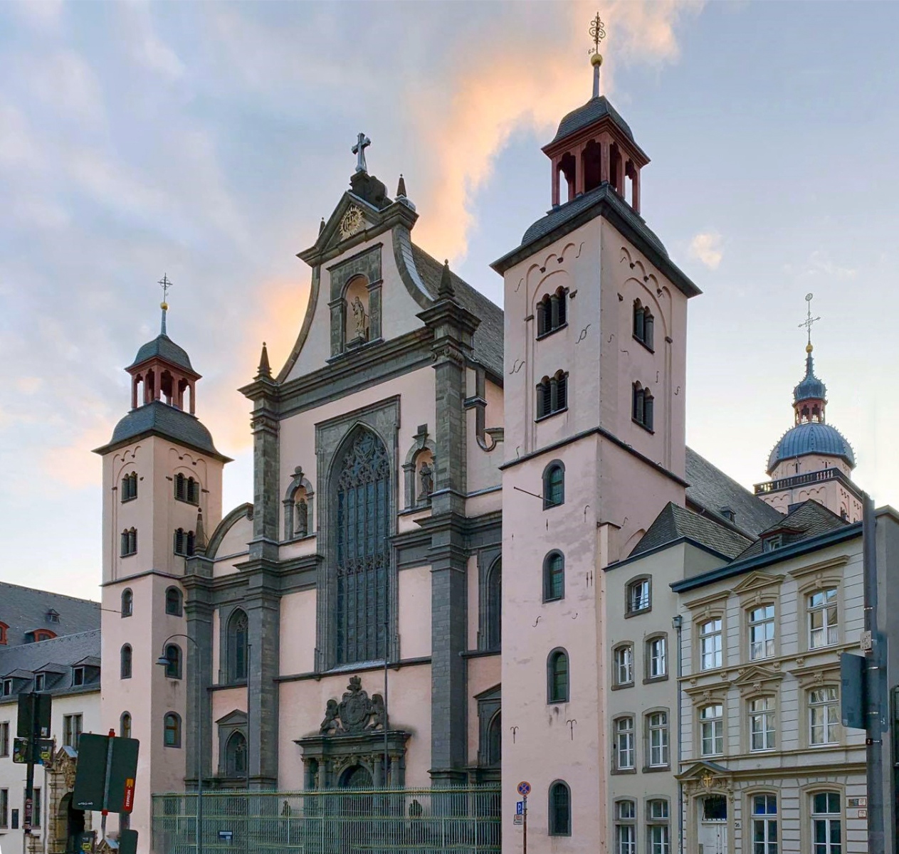 Die Kirche gehört dem Erzbistum Köln und dient der Italienischen Katholischen Gemeinde Köln (www.mci-colonia.de) für ihren Gottesdienst.  Samstags um 17 Uhr feiert die ital. Gemeinde hier eine Hl. Messe in deutscher Sprache.  Ehemalige Jesuitenkirche,  Führungen durch die Kirche vermittelt das domforum www.domforum.de (0221/92 58 47-20) Ex-Bild-DB-ID: 28762