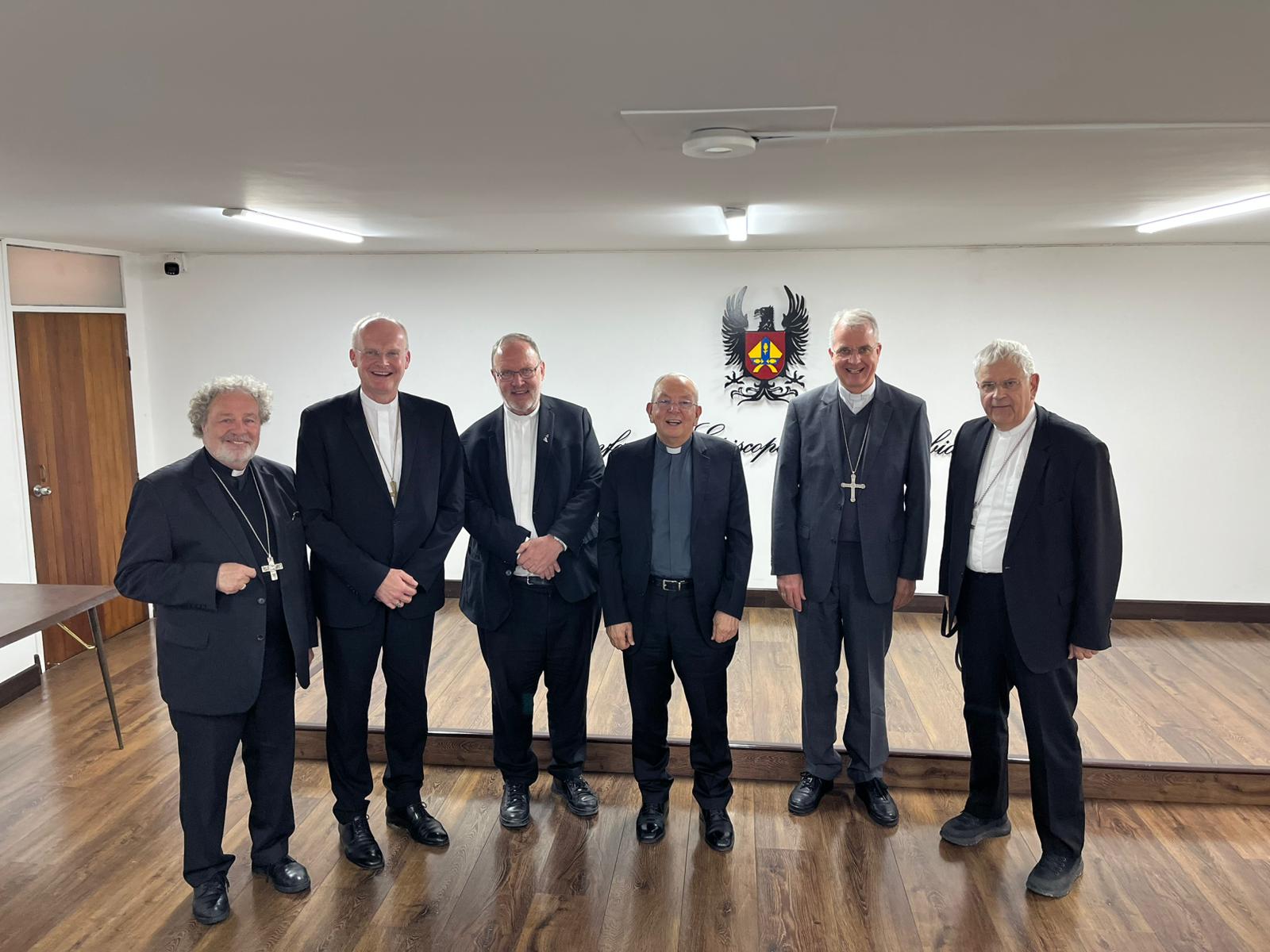 v.l.: Weihbischof Rolf Steinhäuser, Adveniat-Bischof Franz-Josef Overbeck, Adveniat-Hauptgeschäftsführer Pater Martin Maier, Weihbischof Jörg Michael Peters, Weihbischof Reinhard Hauke