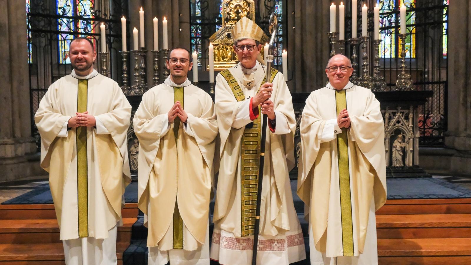 v.l.n.r: Marek Osiecki, Francesco Tabacco, Kardinal Woelki und Christian Gawenda