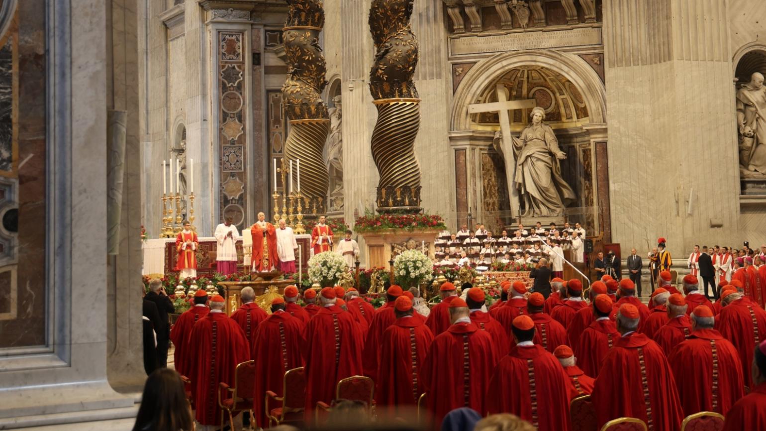 Verleihung der Pallien an die neuen Erzbischöfe durch Papst Leo XIV.
