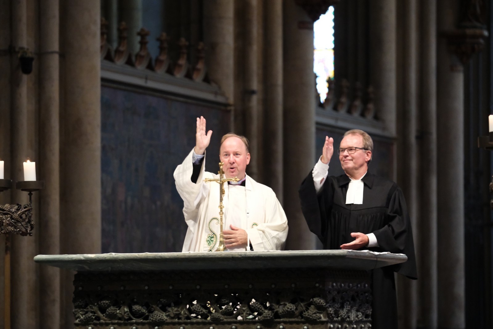 Stadt- und Domdechant Monsignore Robert Kleine und Stadtsuperintendent Dr. Bernhard Seiger