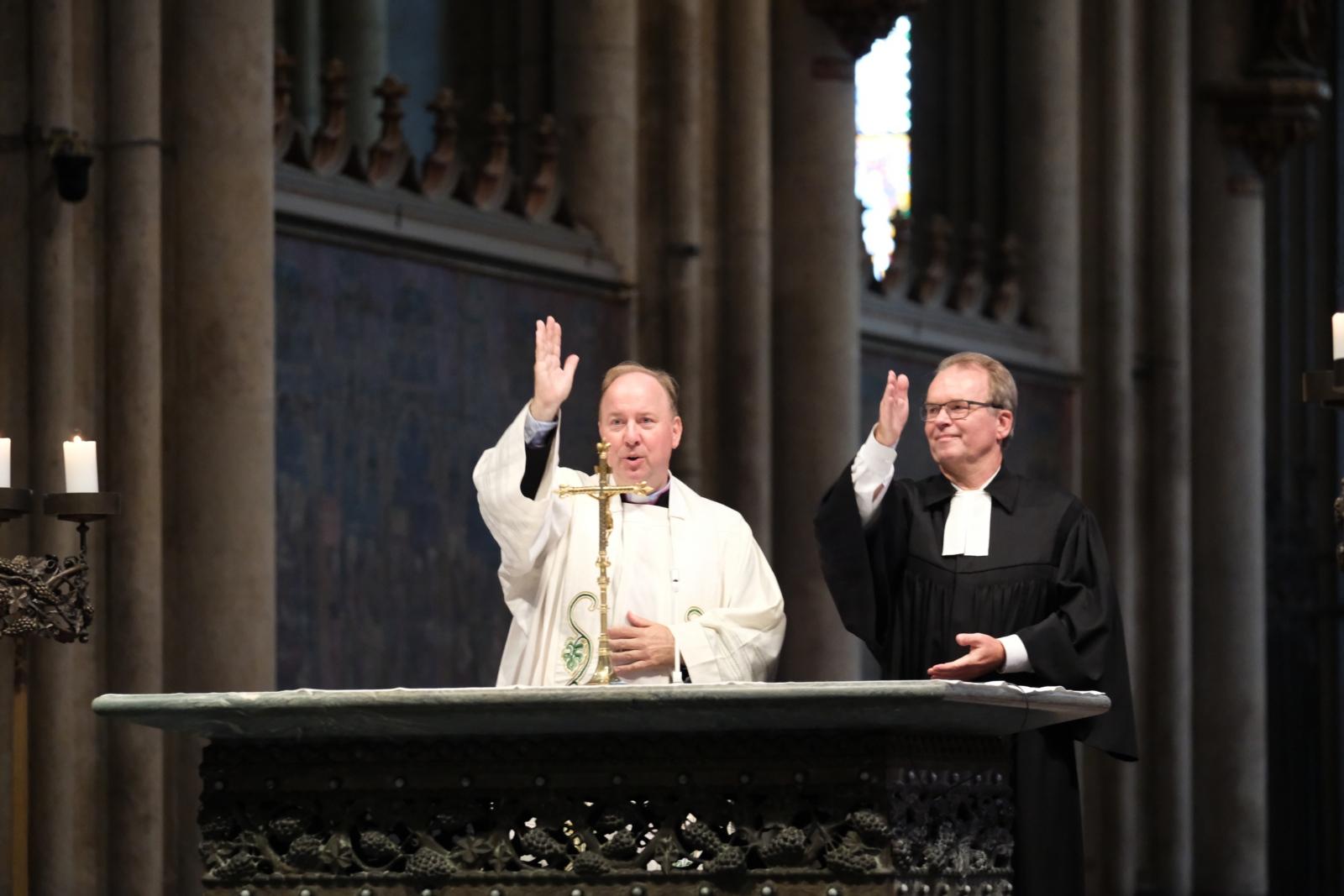 Stadt- und Domdechant Monsignore Robert Kleine und Stadtsuperintendent Dr. Bernhard Seiger
