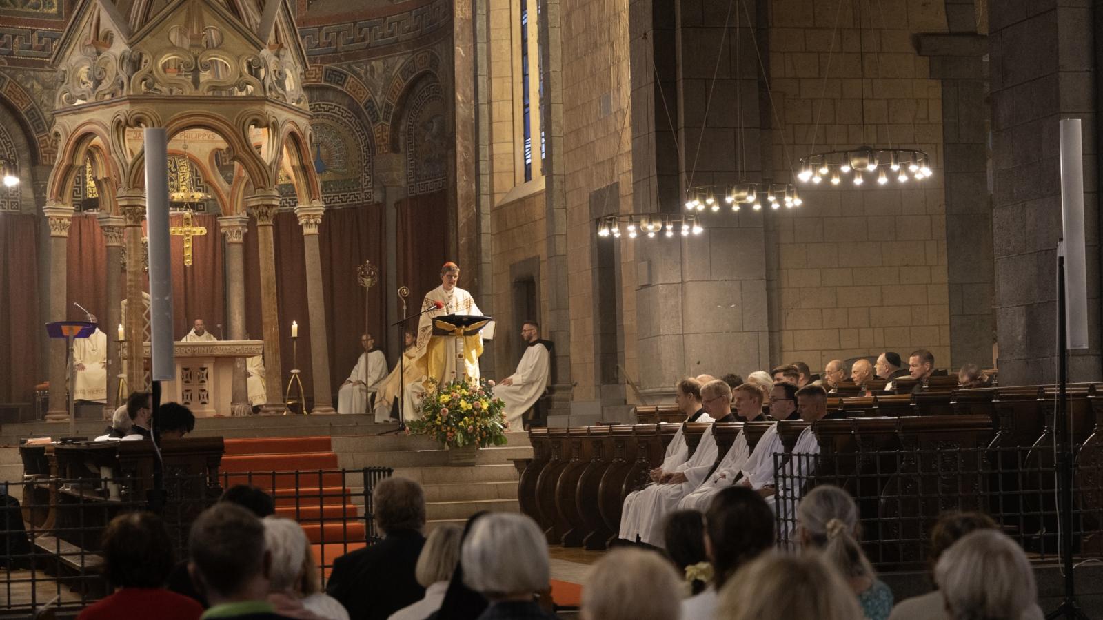 Pontifikalamt in der Abteikirche Maria Laach