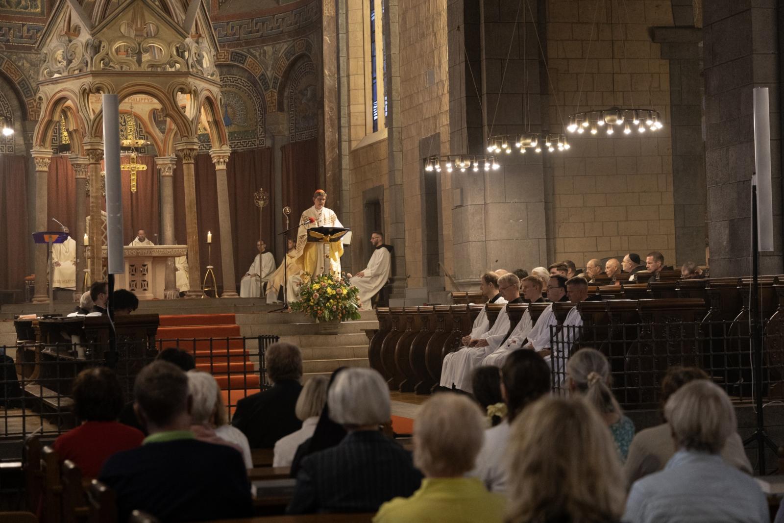 Pontifikalamt in der Abteikirche Maria Laach