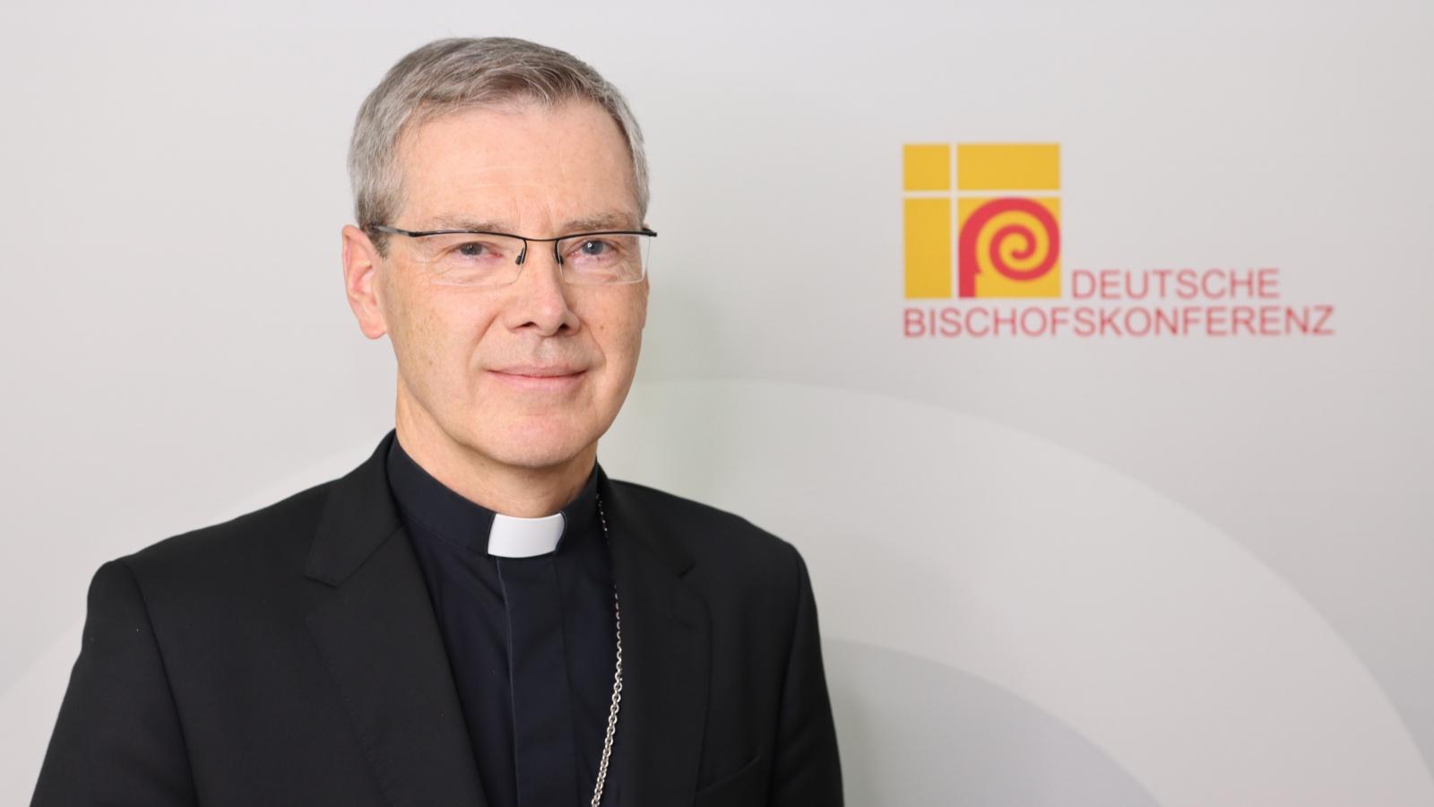 Fotografie von Bischof Heiner Wilmer, dem neuen Vorsitzenden der DBK
