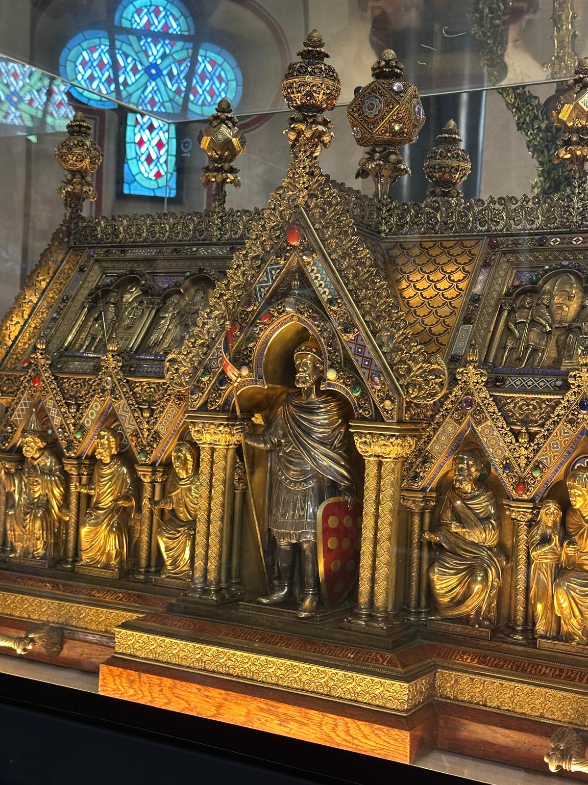 Fotografie des Neusser Quirinus-Schreins