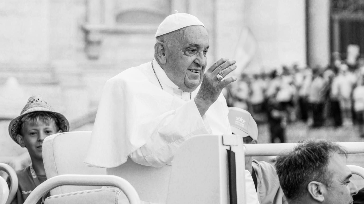 XIII. Internationale Ministrantenwallfahrt 2024 Papst Franziskus kommt im Papamobil auf den Petersplatz gefahrenVom 29. Juli bis zum 3. August 2024 findet die internationale Ministrantenwallfahrt des Internationalen Ministrantenbundes Coetus Internationalis Ministrantium (CIM) nach Rom statt. Erwartet werden insgesamt rund 50.000 Ministrantinnen und Ministranten.
