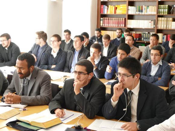 Ein_Rabbi_im_Seminar_2
