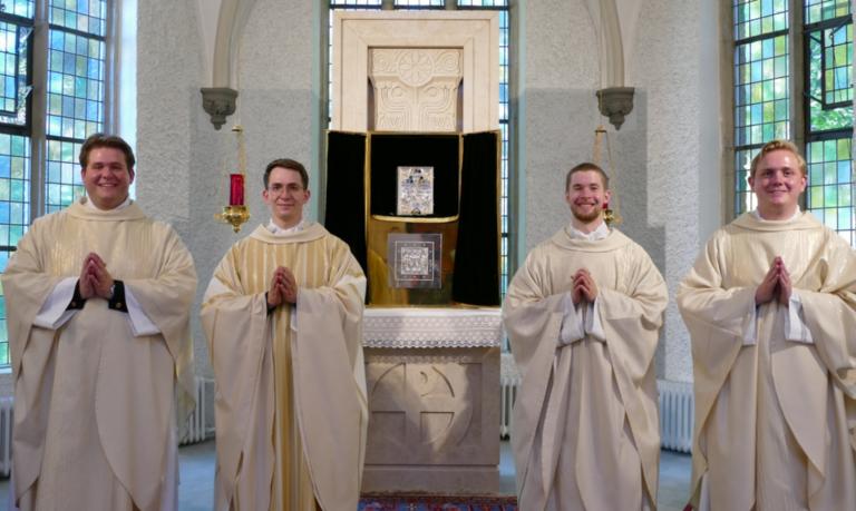 Die neuen Priester im Redemptoris Mater Köln
