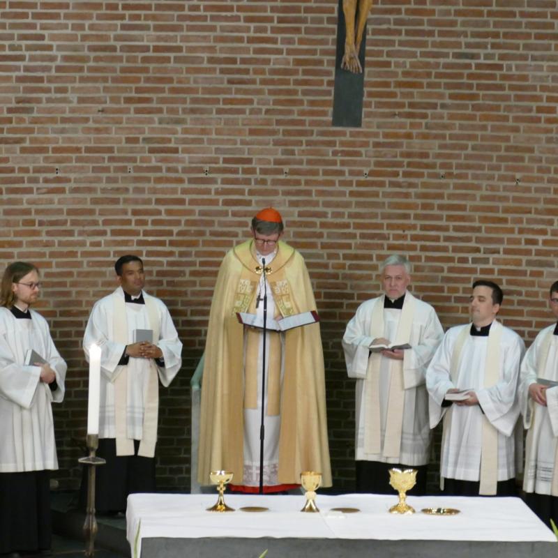 P1690764