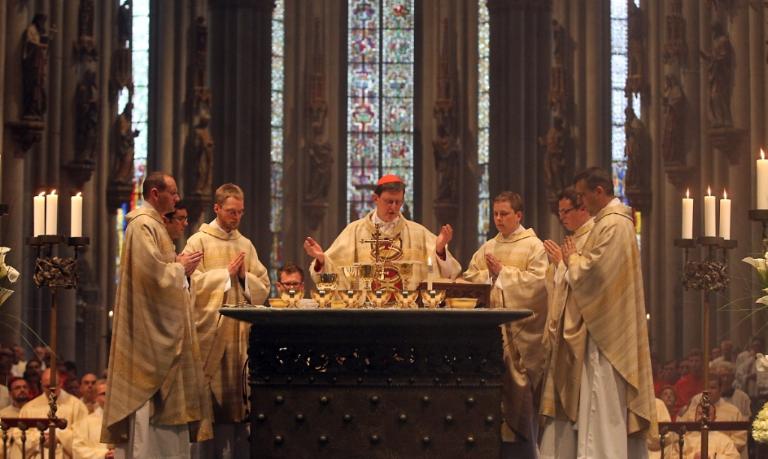 Erste Eucharistie mit Kardinal Woelki