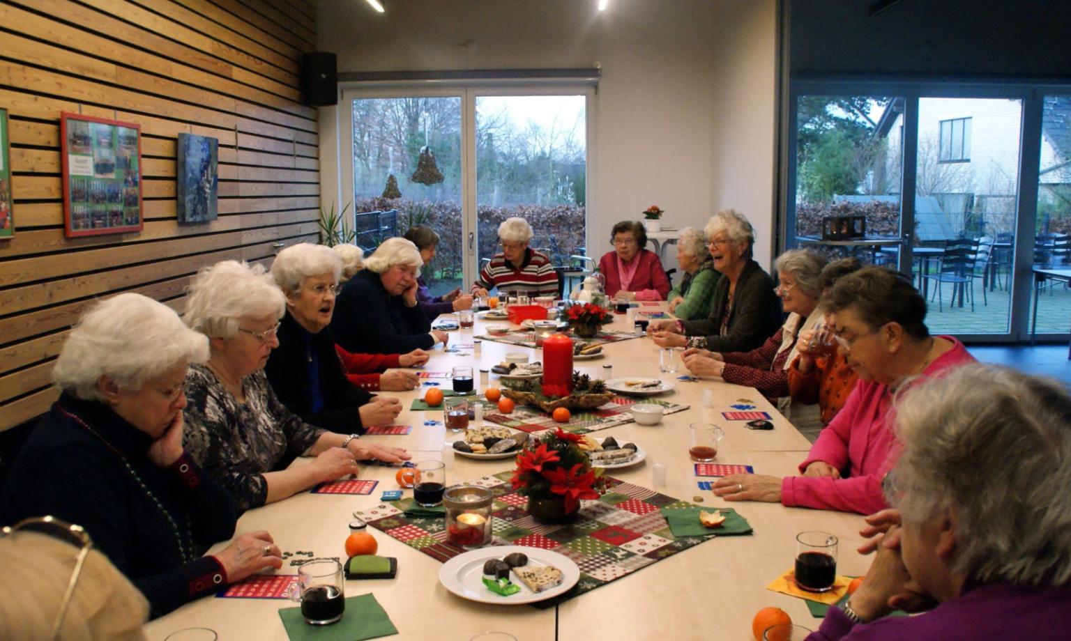 Spielenachmittag Senioren Ratingen - Hösel