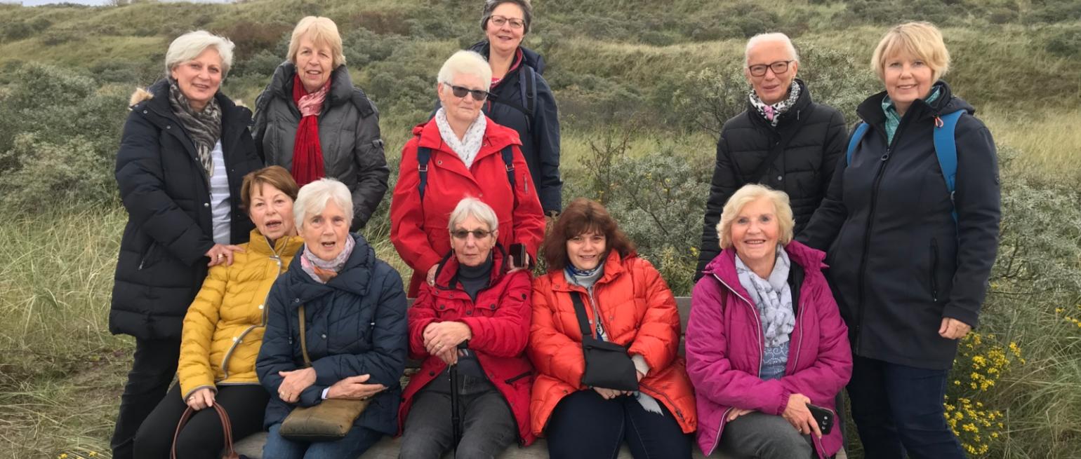 Senioren bei Trauerreise auf die Insel Juist