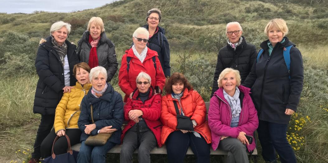 Senioren bei Trauerreise auf die Insel Juist