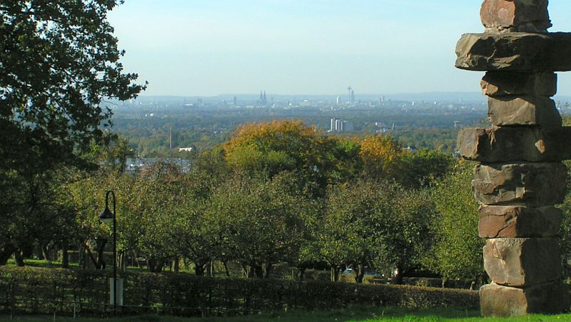 Blick von Bensberg auf Köln