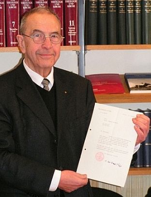 Prälat Johannes Schlößer