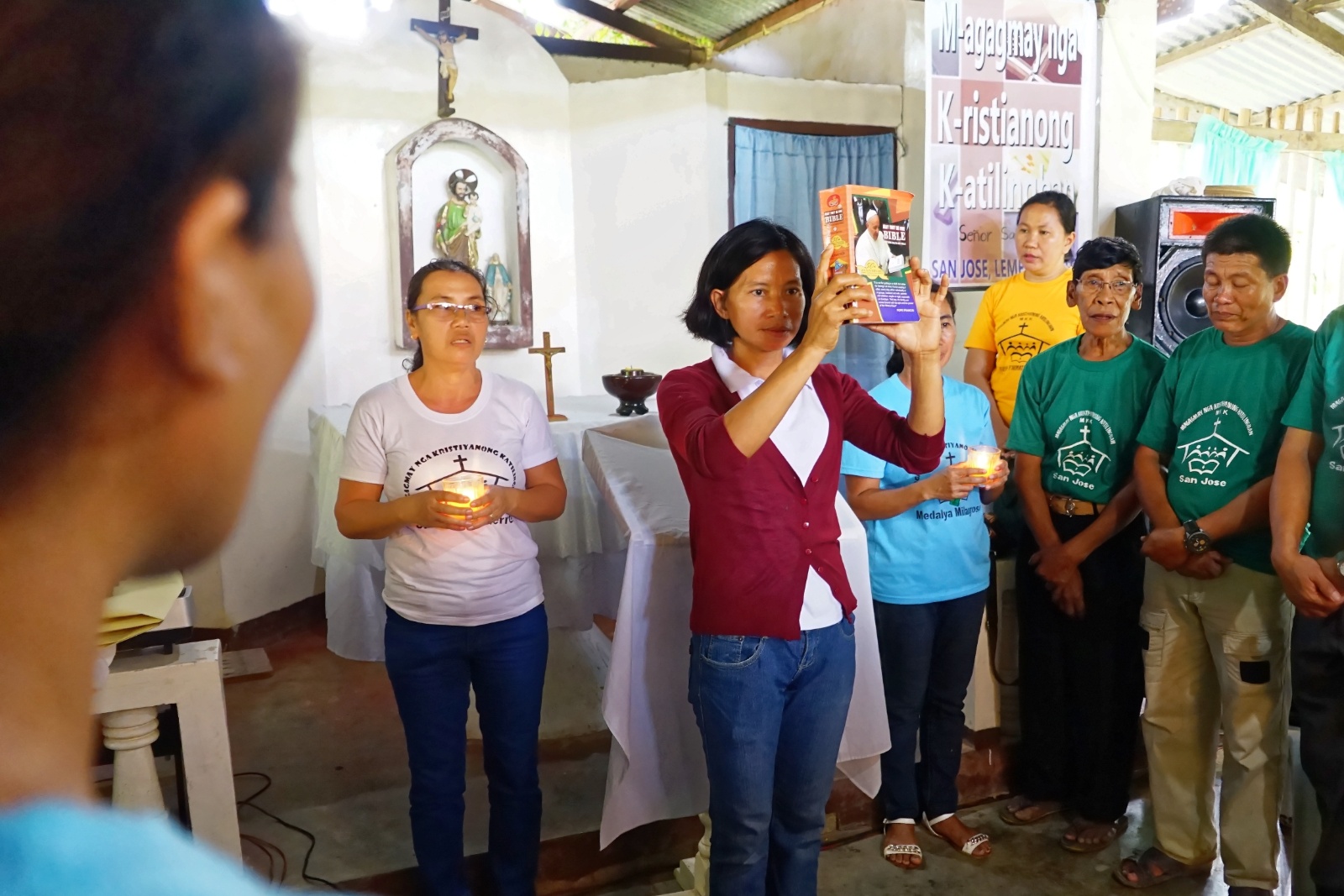 Auch 'Formation'-Treffen von Basisgemeinden beginnen liturgisch mit dem Wort Gottes