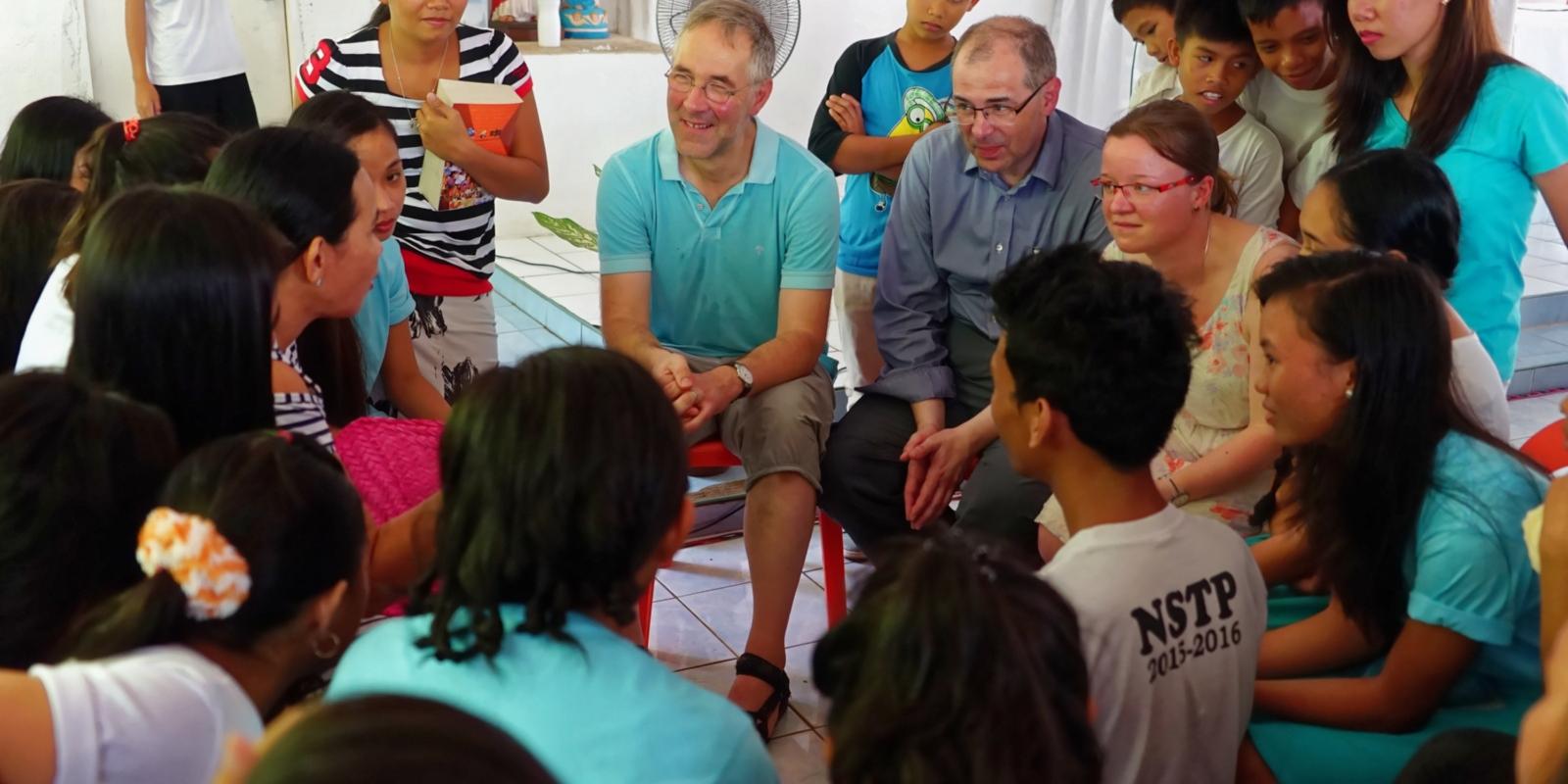 Im Gespräch bei der pastoralen Lernreise auf die Philippinen