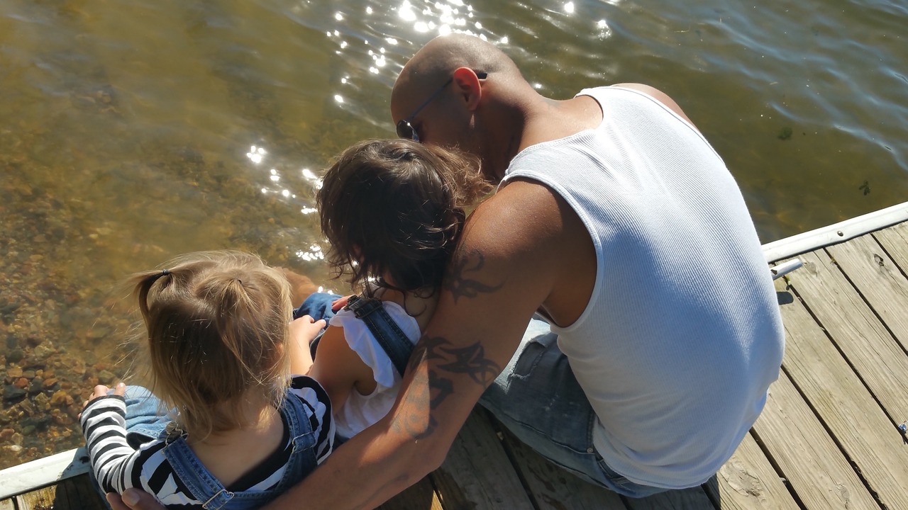 Vater mit Kindern