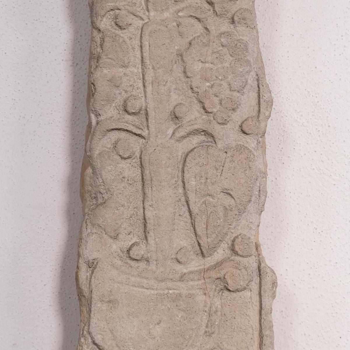 Das frühmittelalterliche Rankenrelief von St. Michael