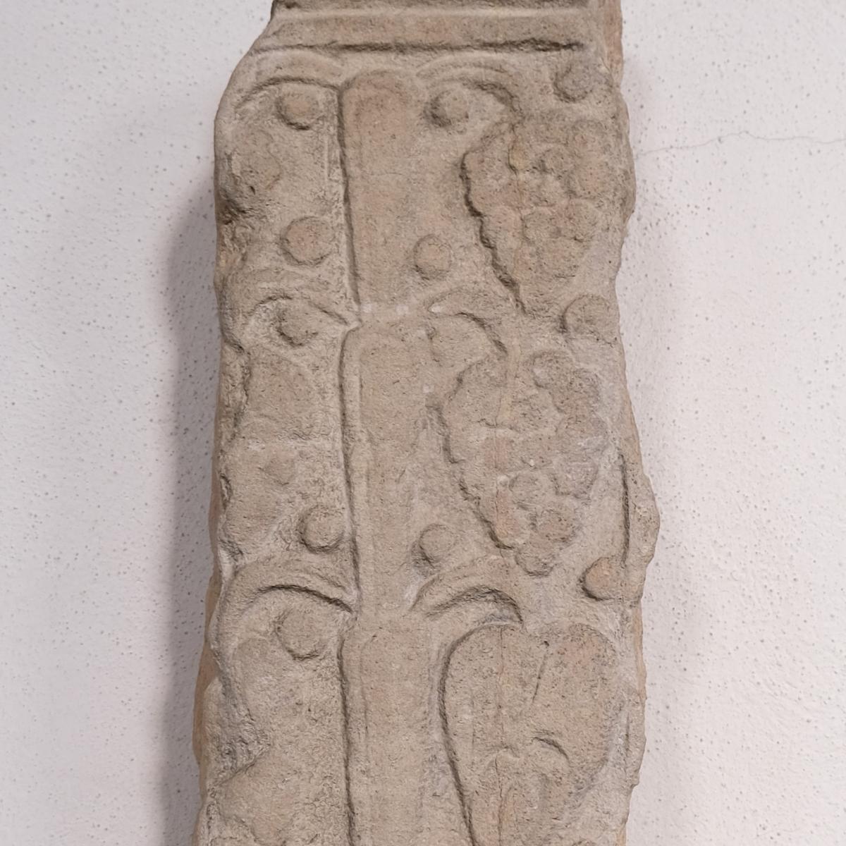Das frühmittelalterliche Rankenrelief von St. Michael