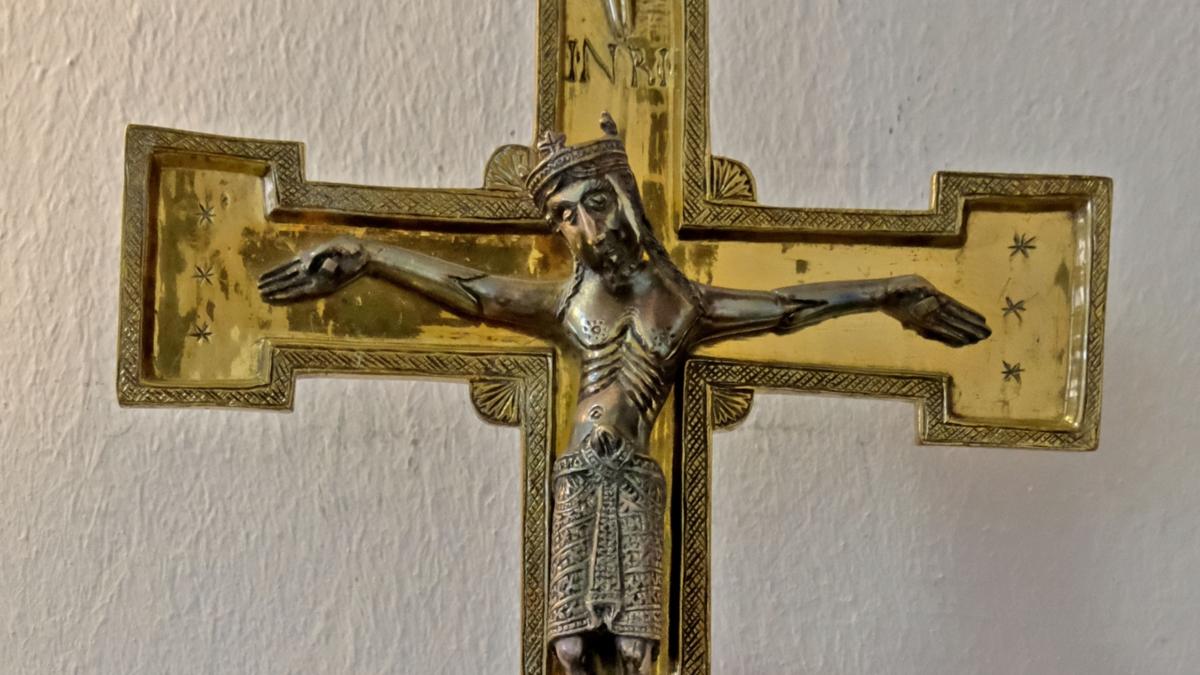 Overath-Immekeppel, St. Lucia, Vortragekreuz, Vorderseite