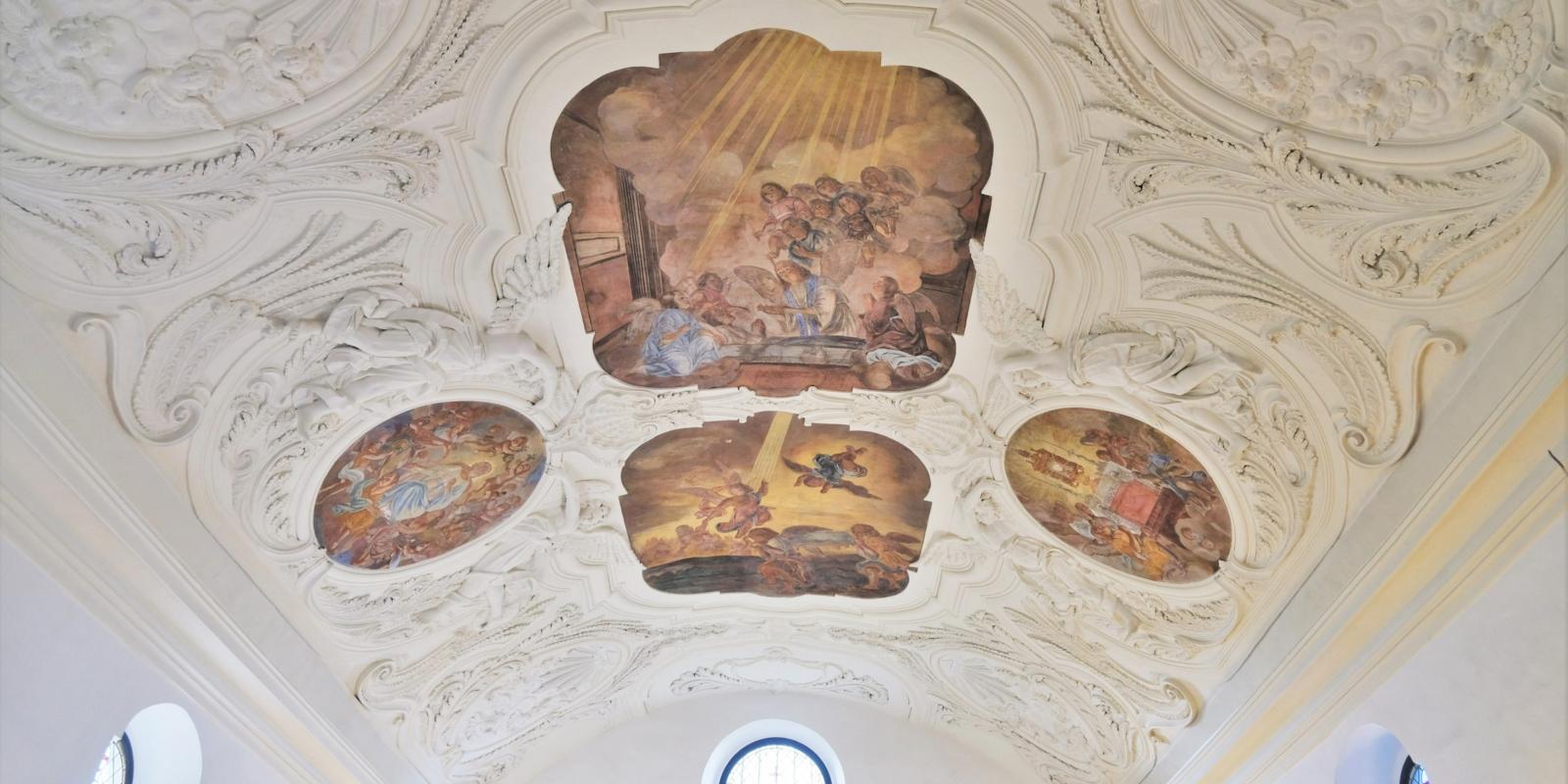 Deckengestaltung der St. Michaelskapelle in Bonn-Bad Godesberg