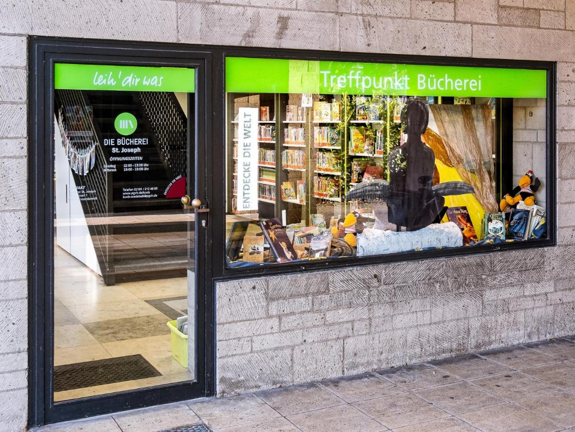 Schaufenster mit Logo