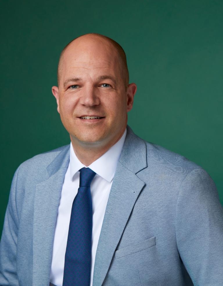 Gregor <br>Hofmeister
