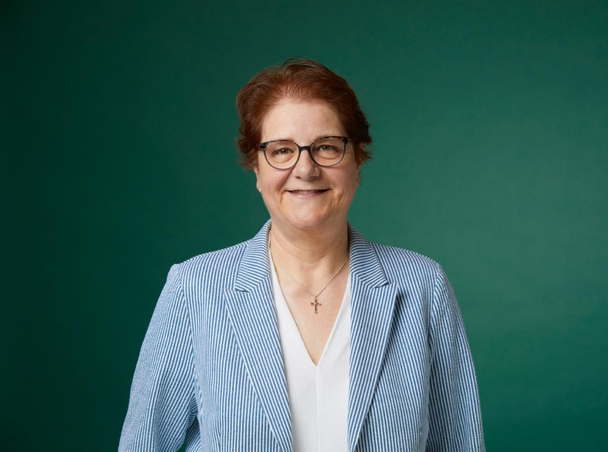 Dr. Manuela <br>Rivet (c) Dr. Manuela Rivet Dr. Manuela <br>Rivet