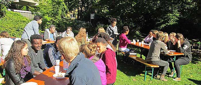 Flüchtlinge an der Erzbischöflichen Marienschule in Opladen