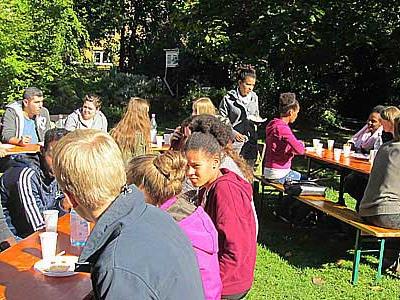 Flüchtlinge an der Erzbischöflichen Marienschule in Opladen