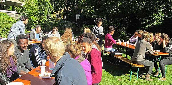 Flüchtlinge an der Erzbischöflichen Marienschule in Opladen
