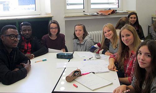 Flüchtlinge an der Erzbischöflichen Marienschule in Opladen