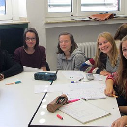 Flüchtlinge an der Erzbischöflichen Marienschule in Opladen