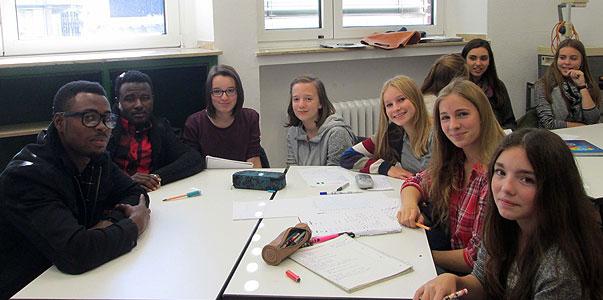 Flüchtlinge an der Erzbischöflichen Marienschule in Opladen
