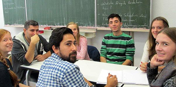 Flüchtlinge an der Erzbischöflichen Marienschule in Opladen