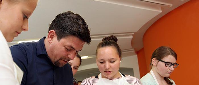Klasse gekocht  Tim Mälzer Liebfrauenschule Bonn