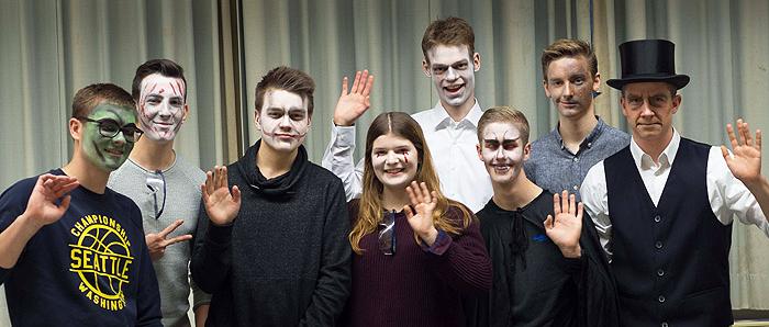 Seit nun fast 50 Jahren initiieren und unterstützen die Schüler, Eltern und Lehrer des Erzbischöflichen St. Ursula-Gymnasiums in Kooperation mit der Andheri-Hilfe Bonn e.V.