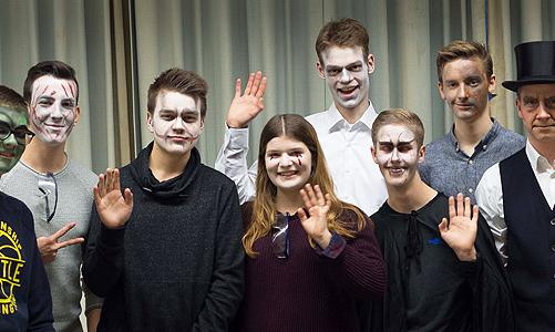 Seit nun fast 50 Jahren initiieren und unterstützen die Schüler, Eltern und Lehrer des Erzbischöflichen St. Ursula-Gymnasiums in Kooperation mit der Andheri-Hilfe Bonn e.V.