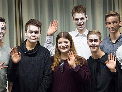 Seit nun fast 50 Jahren initiieren und unterstützen die Schüler, Eltern und Lehrer des Erzbischöflichen St. Ursula-Gymnasiums in Kooperation mit der Andheri-Hilfe Bonn e.V.