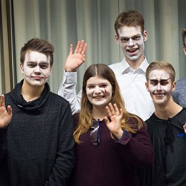 Seit nun fast 50 Jahren initiieren und unterstützen die Schüler, Eltern und Lehrer des Erzbischöflichen St. Ursula-Gymnasiums in Kooperation mit der Andheri-Hilfe Bonn e.V.